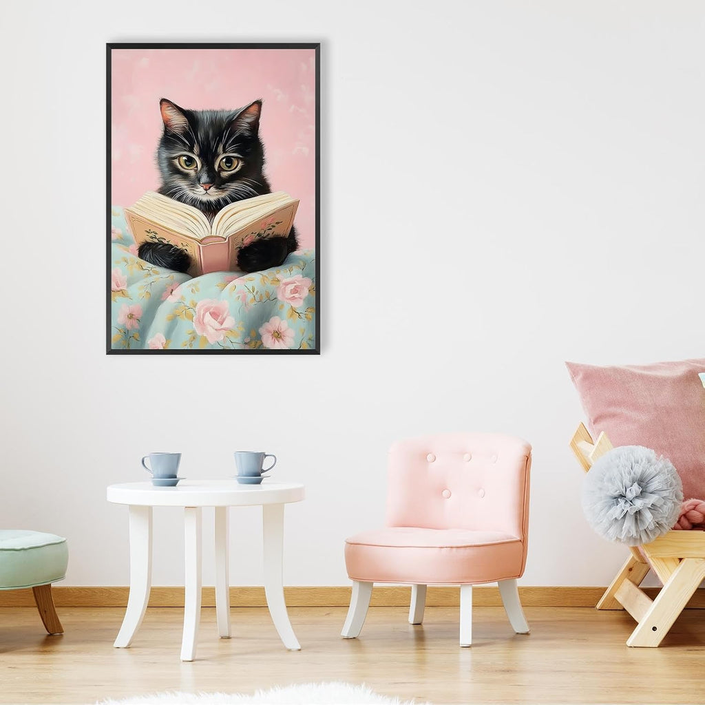 Vintage Cute Cat Canvas Wall Art Funny Cat Covered With Quilt Reading A Book Poster Trendy Cat Lovers Animal Aesthetic Prints Painting For Girls Room Bedroom Dorm Wall Decor 24x36in Framed
